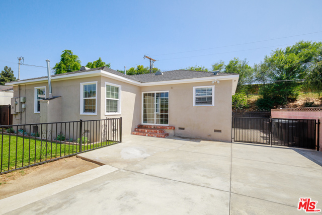 10129 Palm Street, Bellflower, California 90706, 3 Bedrooms Bedrooms, ,1 BathroomBathrooms,Single Family Residence,For Sale,Palm,21734462