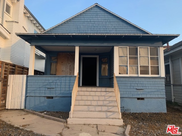 24 Dudley Avenue Venice, California RARE opportunity to build your dream home in the walking streets of Venice! This is a remodel with coastal, historical and city approval. The plans are for a 3 bedroom/3 1/2 bath main house and one bedroom /1 bath and loft back apartment with a two car garage. This is your chance to live steps from the beach and all the shops and restaurants on Main Street and Abbott Kinney.