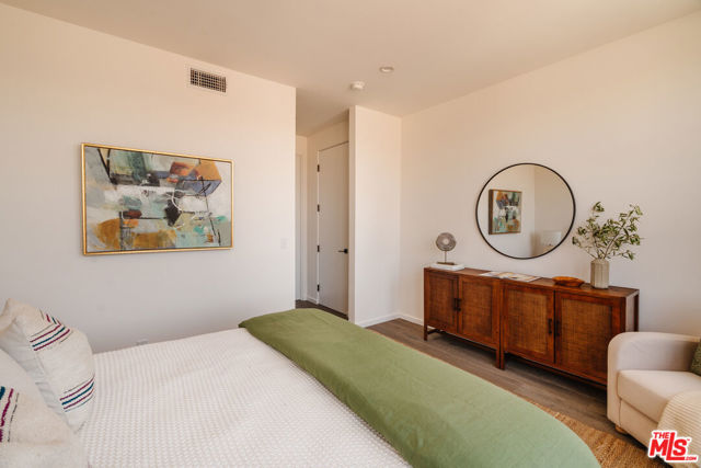 1824 Redondo Boulevard, Los Angeles, California 90019, 3 Bedrooms Bedrooms, ,3 BathroomsBathrooms,Single Family Residence,For Sale,Redondo,24403503