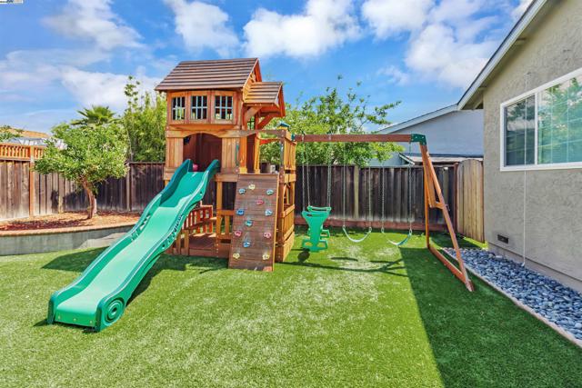 597 Singley Dr, Milpitas CA: https://media.crmls.org/mediaz/9a00a224-0ce9-406b-b555-fdb45251ecec.jpg
