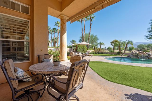 81205 Kingston Heath, La Quinta CA: https://media.crmls.org/mediaz/9a012eba-a438-4b42-a2bd-e6cc70bf79b3.jpg