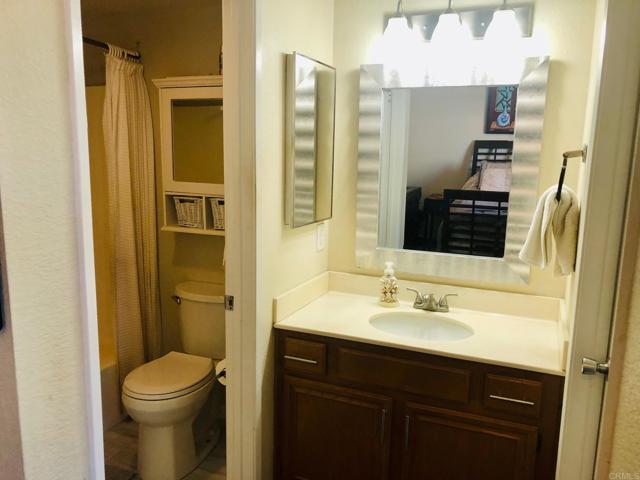 Detail Gallery Image 20 of 26 For 750 Breeze Hill Rd #107,  Vista,  CA 92081 - 2 Beds | 2/1 Baths