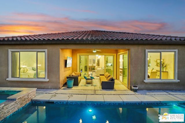 101 Zinfandel, Rancho Mirage CA: https://media.crmls.org/mediaz/9a023d71-12cf-4f93-83d3-4b6960d89113.jpg