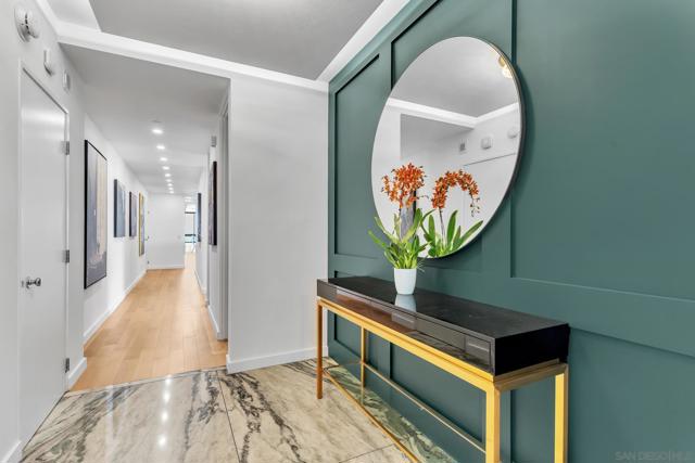 700 Front St, San Diego CA: https://media.crmls.org/mediaz/9a02b62b-abcb-45d6-8d4c-63c8d93abdd8.jpg