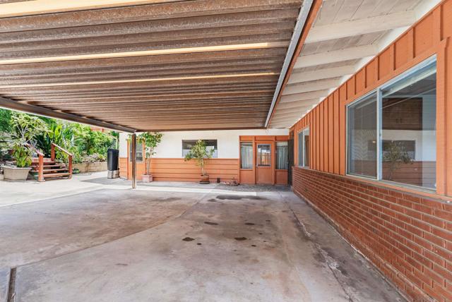 719 Marsolan Ave, Solana Beach CA: https://media.crmls.org/mediaz/9a03b36c-142c-4f6d-a76d-56685a9074c3.jpg