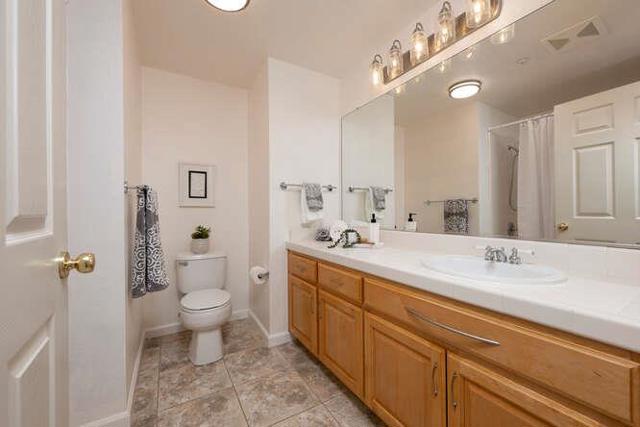 733 Swallowtail Court, Brisbane CA: https://media.crmls.org/mediaz/9a04f5e5-69cf-4289-9b5a-d99938e20a88.jpg