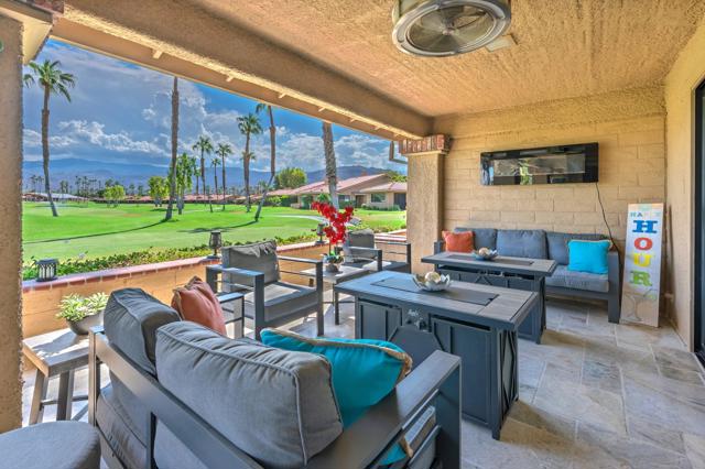 141 Camino Arroyo N, Palm Desert CA: https://media.crmls.org/mediaz/9a05d61e-8f97-4390-9655-838c7316a44d.jpg