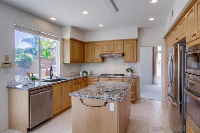 11841 Treewind Ct, San Diego CA: https://media.crmls.org/mediaz/9a0601c8-f15f-47d0-aa15-03017488a330.jpg