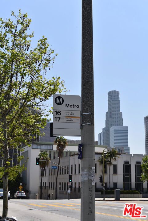 217 Columbia Place, Los Angeles CA: https://media.crmls.org/mediaz/9a063912-4abb-42e5-8749-3904e2726883.jpg