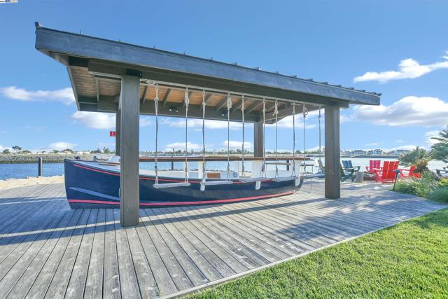 30 Grey Whale Pl, Bethel Island CA: https://media.crmls.org/mediaz/9a068d3e-c391-473b-b2b7-c41cd0fdfaab.jpg