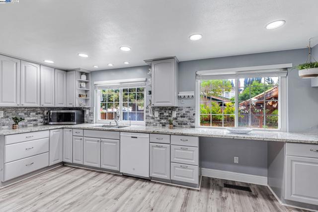 502 Cartagena Ln, San Ramon CA: https://media.crmls.org/mediaz/9a07bed0-dd25-4122-afd6-6aae533c73f2.jpg