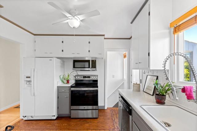473 Chestnut Avenue, San Bruno CA: https://media.crmls.org/mediaz/9a087bd0-a0c4-49ae-96e8-548a84c7018d.jpg