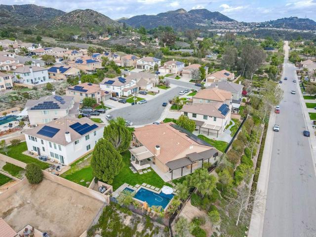 25111 Cedar Ridge Court, Wildomar CA: https://media.crmls.org/mediaz/9a0884cb-0f86-45ba-be8c-2fced4d84451.jpg