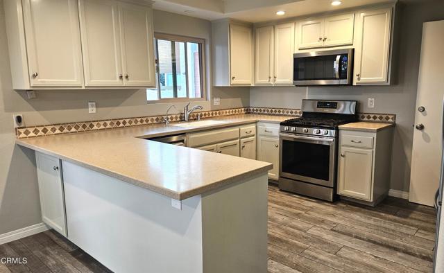 5675 Thille Street, Ventura CA: https://media.crmls.org/mediaz/9a08bfb2-cc30-489f-ae16-5811a357973f.jpg