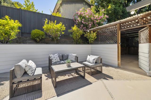 2985 Trousdale Drive, Burlingame CA: https://media.crmls.org/mediaz/9a091b31-2c99-4bd9-85cf-6a86972a5ef0.jpg