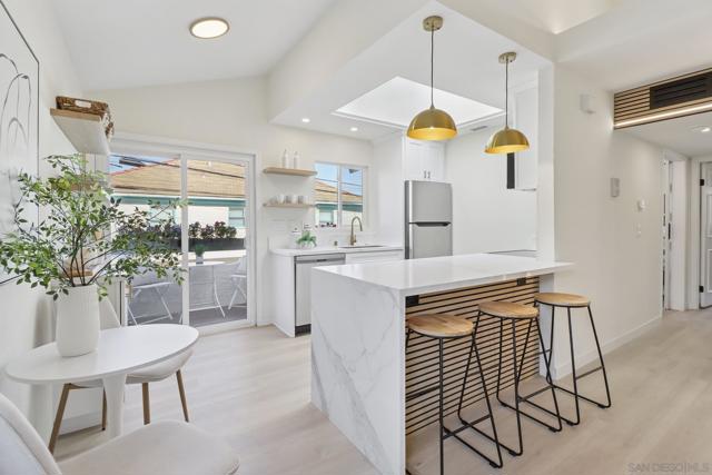 4043 Utah St, San Diego CA: https://media.crmls.org/mediaz/9a09eb8a-6bbf-4403-aa41-7464f3417434.jpg