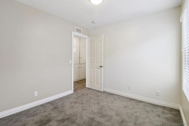 13002 Standish Dr, Poway CA: https://media.crmls.org/mediaz/9a0a15d1-c5e8-4faf-aa83-64ecef838993.jpg