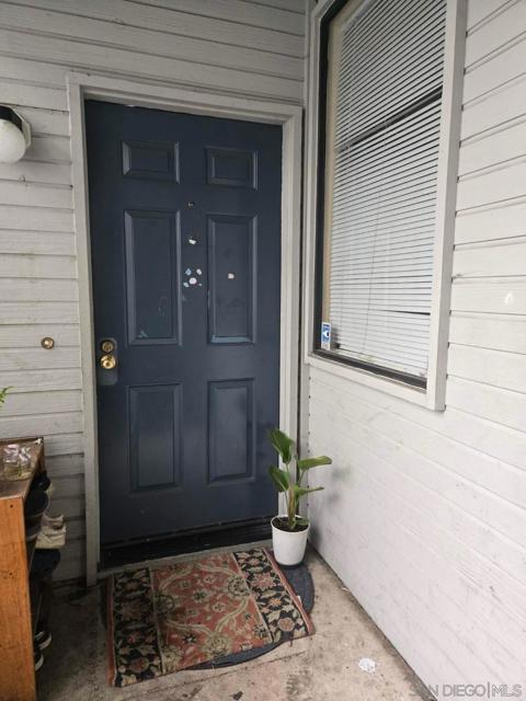 3784 Stoneglen, Richmond CA: https://media.crmls.org/mediaz/9a0a5333-4226-489d-923b-93e695ae76a3.jpg