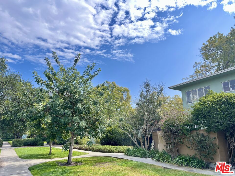 5441 Village Green