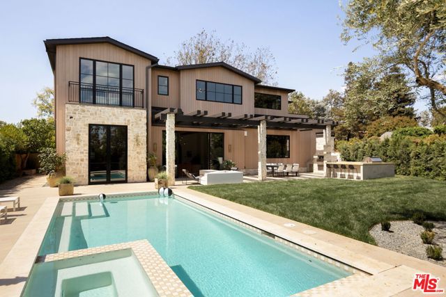 1186 Corsica Drive, Pacific Palisades CA: https://media.crmls.org/mediaz/9a0b2501-242e-4e82-a215-c4bf7c426ad3.jpg
