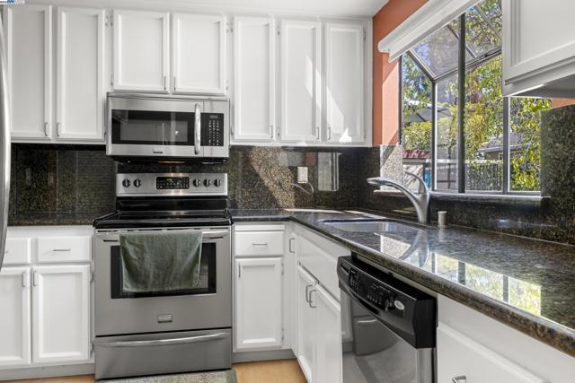 Image 8 of 27 For 2437 Sebastopol Ln  3