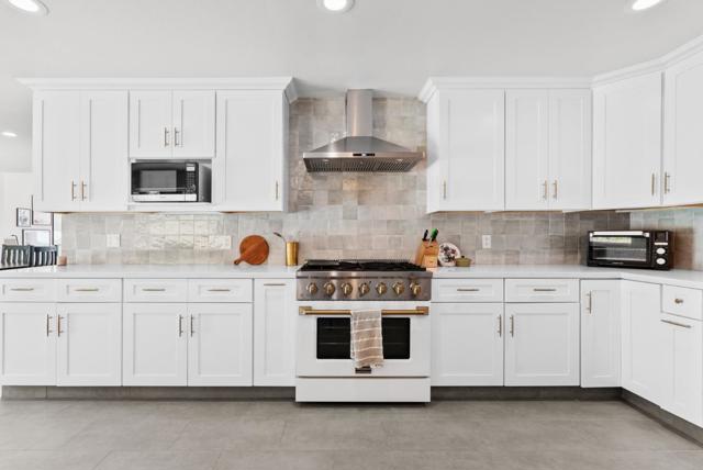 532 Moonrise Lane, Aptos CA: https://media.crmls.org/mediaz/9a0b9181-2122-4c74-a0f2-8532d76877c5.jpg
