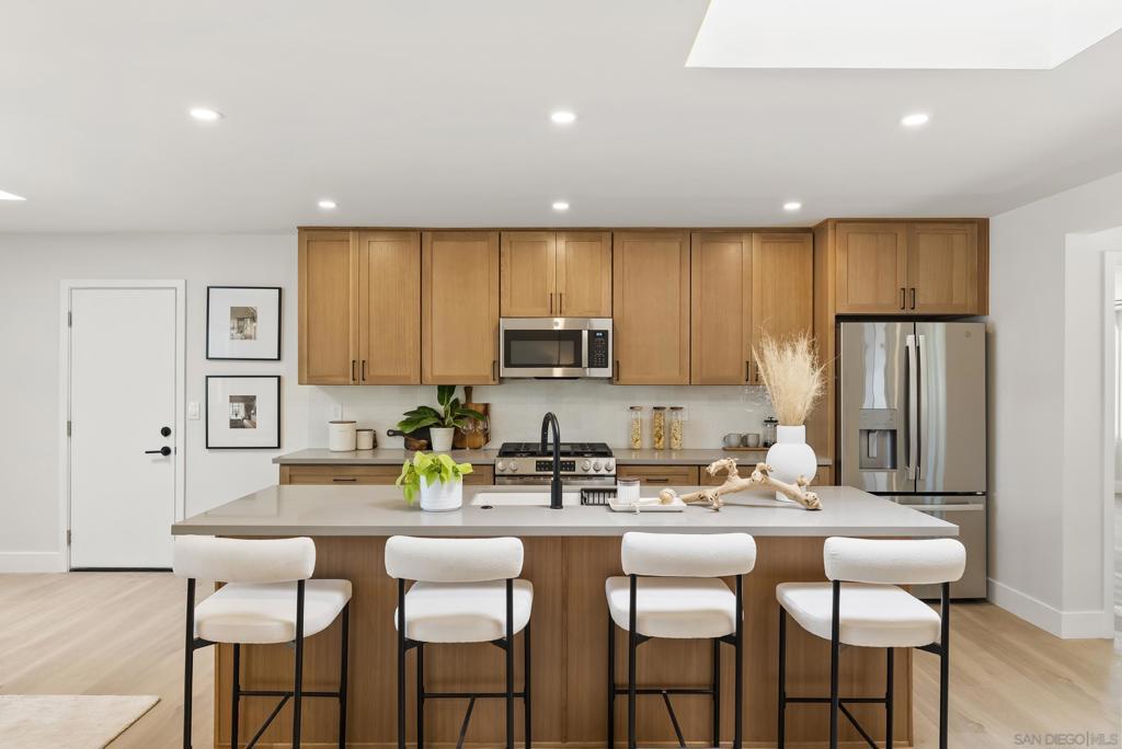 MLS #250034115SD img 11