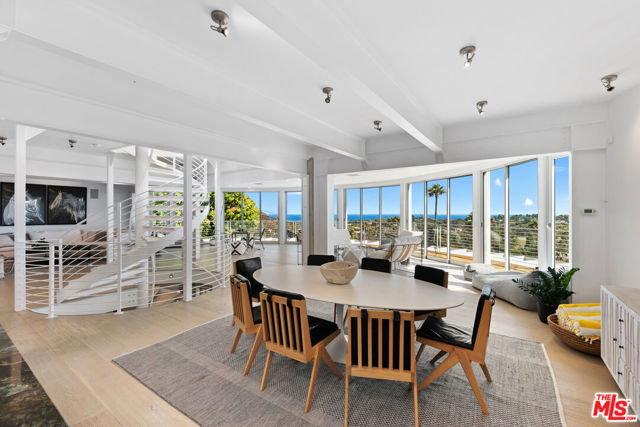 6375 Gayton Place, Malibu CA: https://media.crmls.org/mediaz/9a0cb32a-802b-4e53-8184-fb1e8e035793.jpg