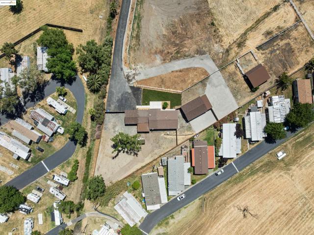 3393 Gateway Rd, Bethel Island CA: https://media.crmls.org/mediaz/9a0cbac3-2c95-4ae6-9f2e-40706c1cc76b.jpg