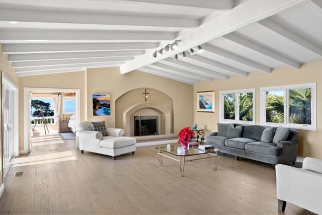6130 Terryhill Drive, La Jolla CA: https://media.crmls.org/mediaz/9a0d1fdc-1c65-4480-abda-d20bb45fbc1e.jpg