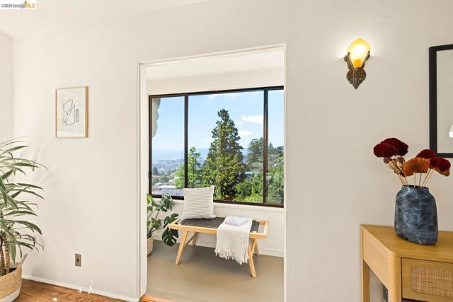 636 Euclid Ave, Berkeley CA: https://media.crmls.org/mediaz/9a0d34f5-256a-4ba8-aee0-3c516304b52d.jpg