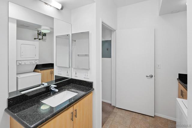 101 Market St, San Diego, California 92101, 1 Bedroom Bedrooms, ,1 BathroomBathrooms,Condominium,For Sale,Market St,240029020SD