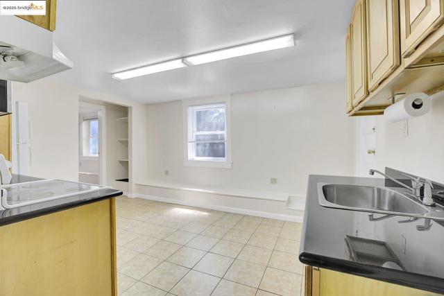 2406 10th, Berkeley CA: https://media.crmls.org/mediaz/9a0e6c4f-f1d0-4633-b617-e3135d5ecc1c.jpg