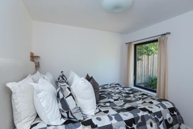 1409 Laurel Street, Menlo Park CA: https://media.crmls.org/mediaz/9a0ebf67-d41b-4faa-b0f7-bcb9bd6a257d.jpg