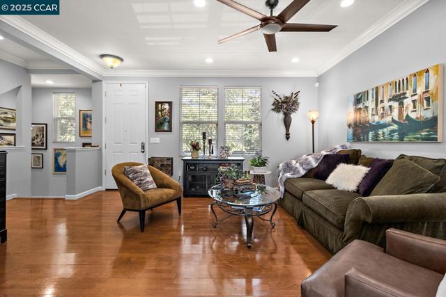 26 Warhol Way, Pleasant Hill CA: https://media.crmls.org/mediaz/9a0edbe7-f27d-4367-82f8-8fe3980a9a15.jpg