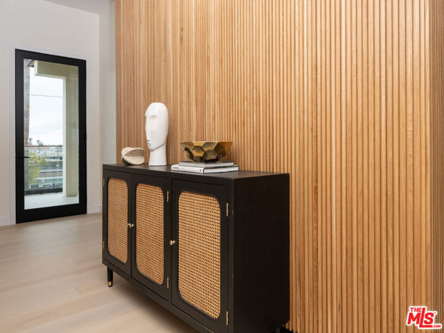 461 Chabela Drive, Manhattan Beach CA: https://media.crmls.org/mediaz/9a0edffb-a0db-4a63-a6b3-6b011d2d67eb.jpg