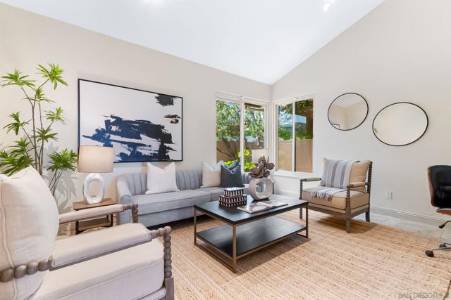 2885 Caminito Merion, La Jolla CA: https://media.crmls.org/mediaz/9a0f45e2-0479-4b0f-8448-dec41990aee8.jpg