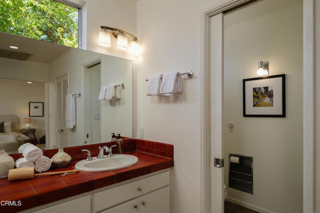 5445 La Crescenta Avenue, La Crescenta CA: https://media.crmls.org/mediaz/9a0fd98b-c8c8-4b06-bd63-791dab82439b.jpg
