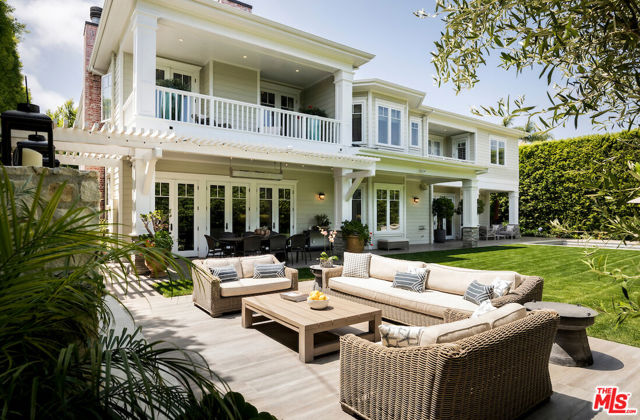 Drew Fenton | 456 N Bowling Green Way Los Angeles CA | MLS: 7251586