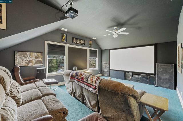 11417 Red Dog Rd, Nevada City CA: https://media.crmls.org/mediaz/9a102470-1fc0-4f2a-9624-8a606eb942fd.jpg