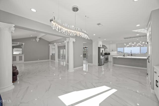 40 Saddlebow Road, Bell Canyon CA: https://media.crmls.org/mediaz/9a1169b9-903f-4546-9c84-2139861d9b5a.jpg