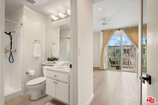 Image 19 of 33 For 8505 Gulana Avenue 4217