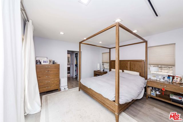 5524 W 122nd Street, Hawthorne CA: https://media.crmls.org/mediaz/9a11aa37-616a-416f-b9e3-4403306516d2.jpg