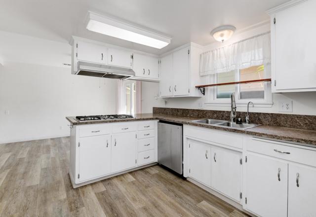 1206 Old Stage Road, Fallbrook CA: https://media.crmls.org/mediaz/9a132d36-7ec3-4a64-9afb-51ce9ef0d6fb.jpg