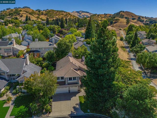 47 Kentfield Ct, Alamo CA: https://media.crmls.org/mediaz/9a138300-c35a-4375-851f-6340bb4a85f1.jpg