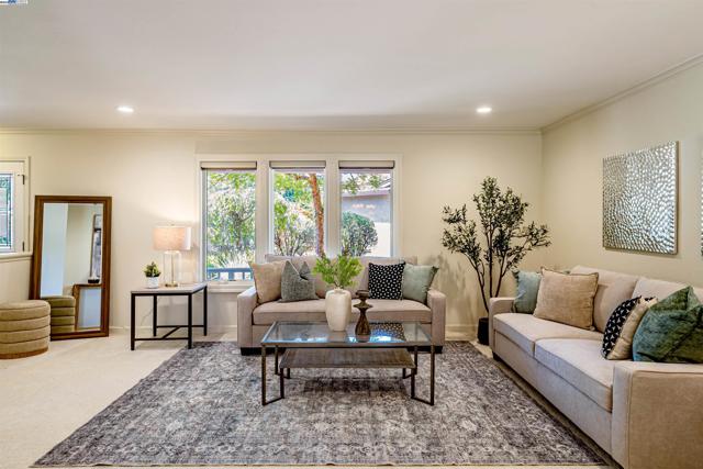 216 Salamanca Ct, San Ramon CA: https://media.crmls.org/mediaz/9a13df80-d4aa-42ae-982b-c8efbe4c66cd.jpg