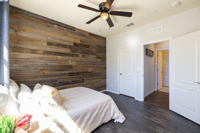 917 Talaria Ct, Oakley CA: https://media.crmls.org/mediaz/9a141955-d247-4385-a6f5-6c00bff12531.jpg