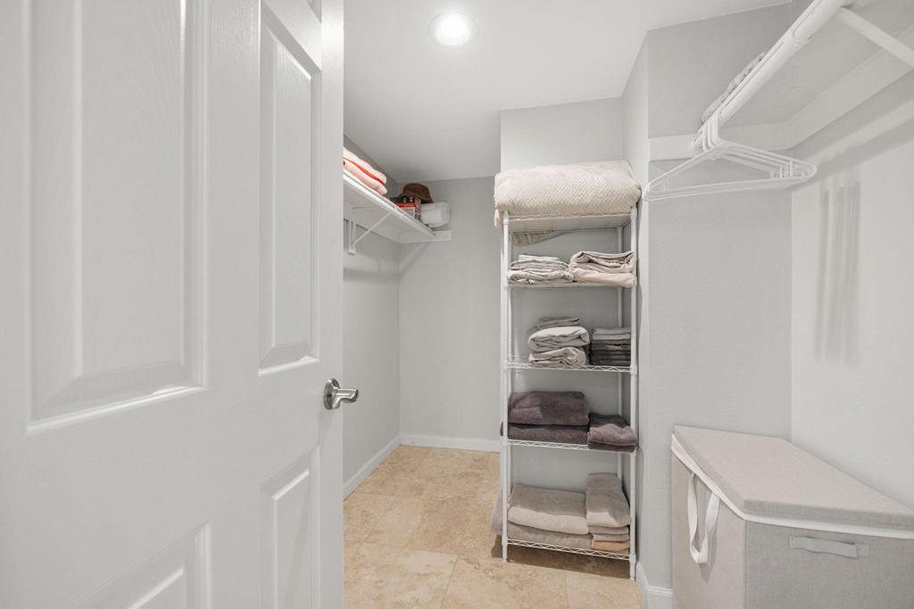 https://media.crmls.org/mediaz/9a14518e-dea9-4e1c-a307-244ca537cc11.jpg?preset=X-Large