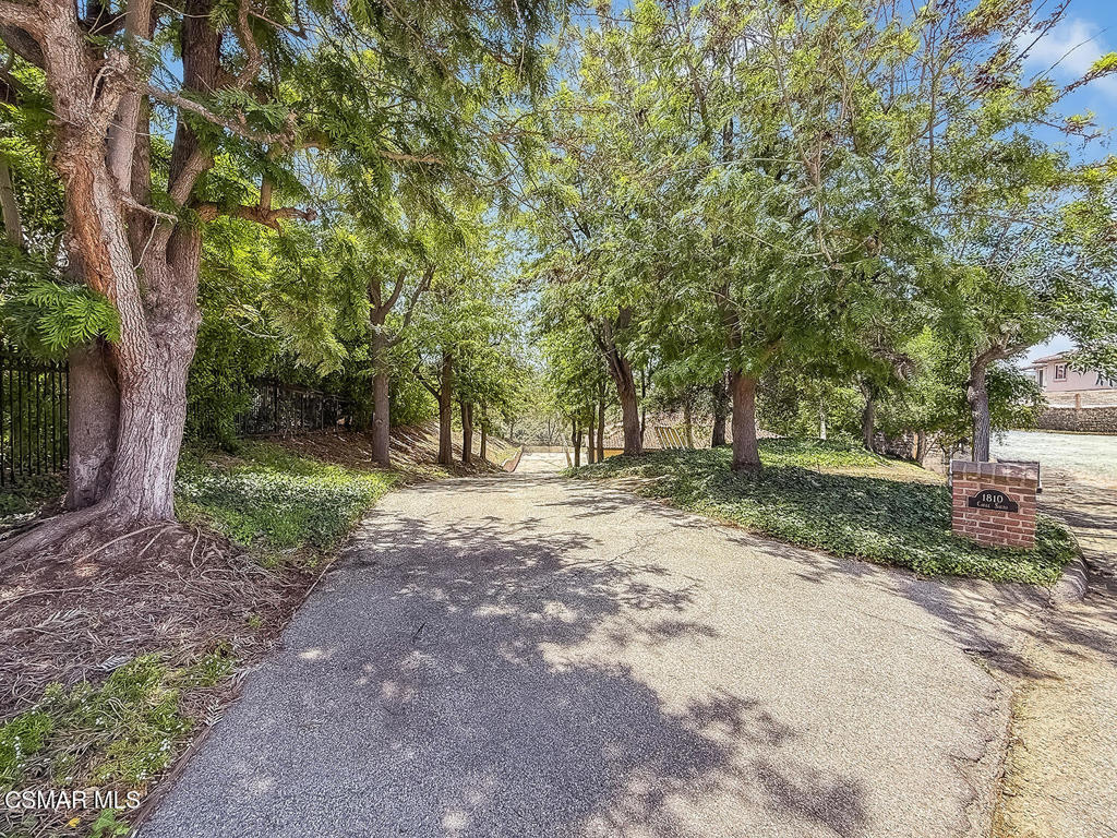 https://media.crmls.org/mediaz/9a1470e1-beeb-4266-b7d5-457f350233c2.jpg?preset=X-Large