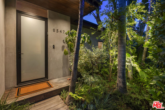 8547 Appian Way, Los Angeles CA: https://media.crmls.org/mediaz/9a149061-8fde-4675-a765-e2db489ce9e5.jpg